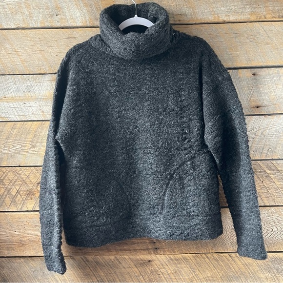 PrAna Size M Women’s Crestland Turtle Neck Sweater Charcoal Wool Blend Thick - Picture 3 of 13